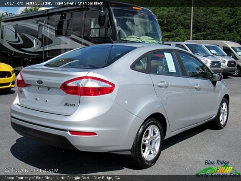 Ingot Silver / Charcoal Black 2017 Ford Fiesta SE Sedan
