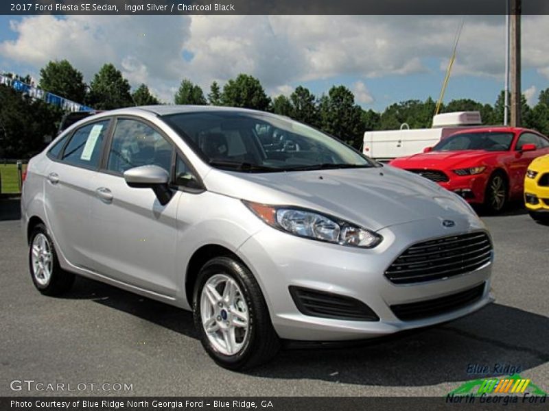 Ingot Silver / Charcoal Black 2017 Ford Fiesta SE Sedan