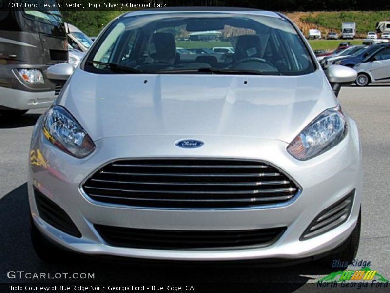 Ingot Silver / Charcoal Black 2017 Ford Fiesta SE Sedan