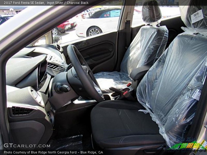 Ingot Silver / Charcoal Black 2017 Ford Fiesta SE Sedan