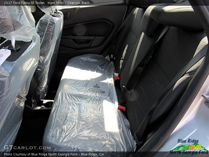 Ingot Silver / Charcoal Black 2017 Ford Fiesta SE Sedan