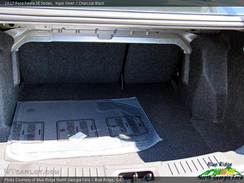 Ingot Silver / Charcoal Black 2017 Ford Fiesta SE Sedan