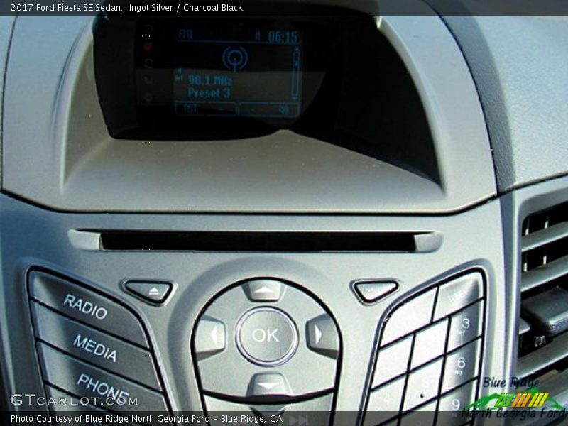 Ingot Silver / Charcoal Black 2017 Ford Fiesta SE Sedan