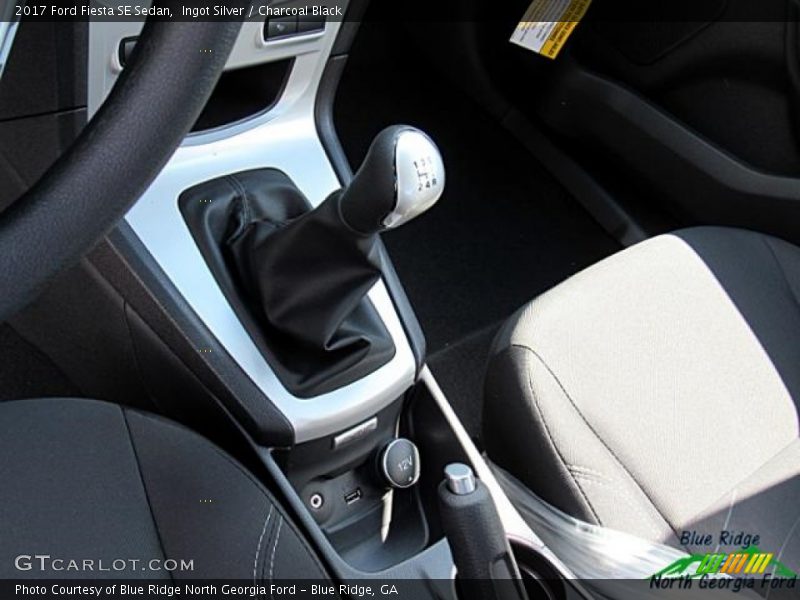 Ingot Silver / Charcoal Black 2017 Ford Fiesta SE Sedan