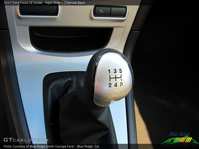 Ingot Silver / Charcoal Black 2017 Ford Fiesta SE Sedan