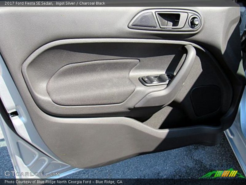Ingot Silver / Charcoal Black 2017 Ford Fiesta SE Sedan