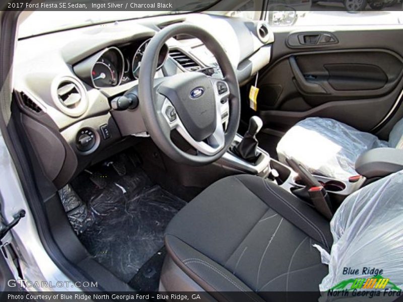 Ingot Silver / Charcoal Black 2017 Ford Fiesta SE Sedan