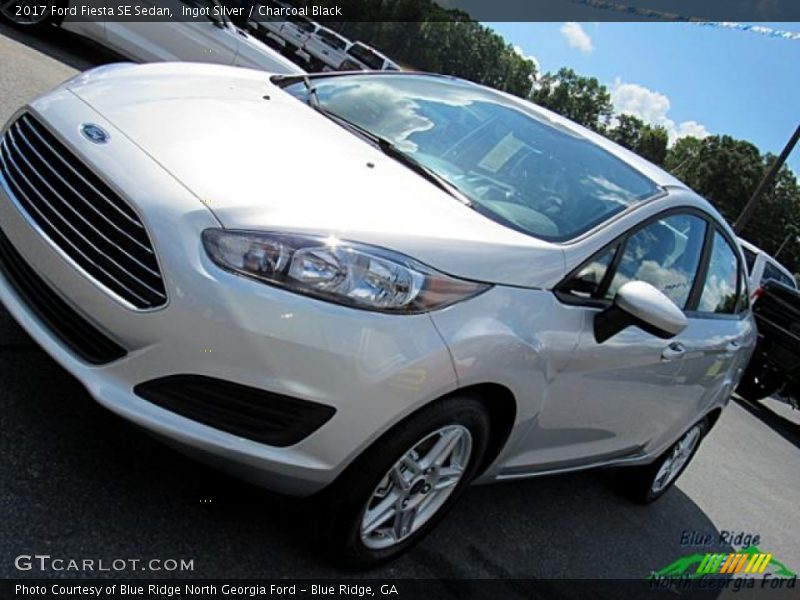 Ingot Silver / Charcoal Black 2017 Ford Fiesta SE Sedan
