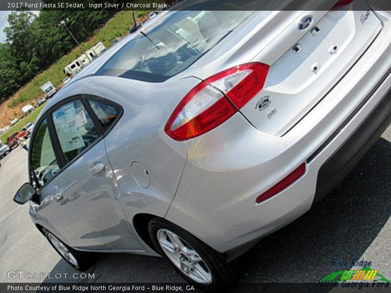 Ingot Silver / Charcoal Black 2017 Ford Fiesta SE Sedan