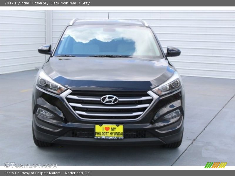 Black Noir Pearl / Gray 2017 Hyundai Tucson SE