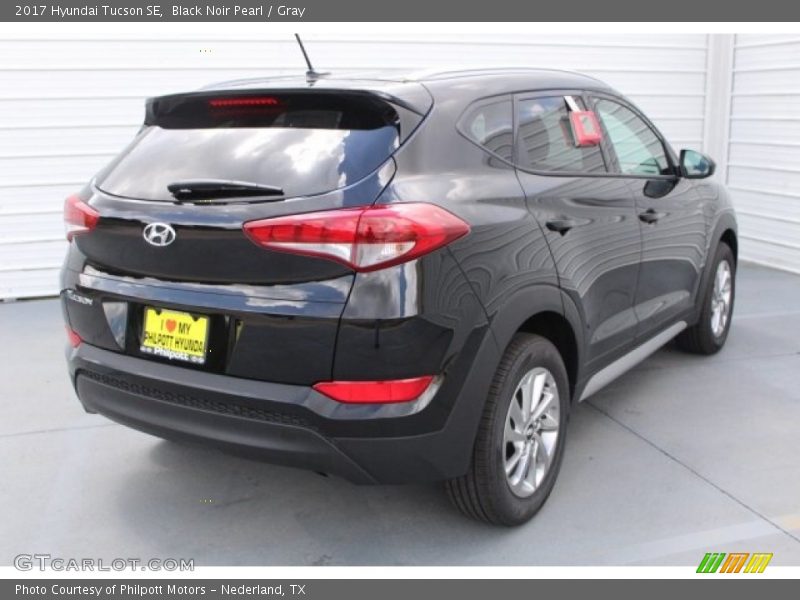 Black Noir Pearl / Gray 2017 Hyundai Tucson SE