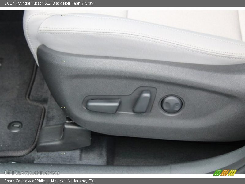 Black Noir Pearl / Gray 2017 Hyundai Tucson SE