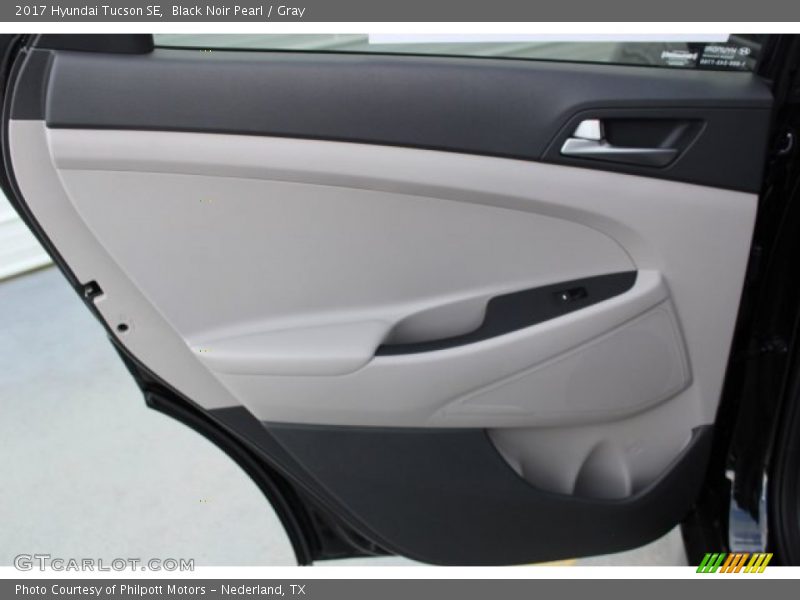 Black Noir Pearl / Gray 2017 Hyundai Tucson SE