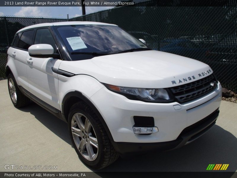 Fuji White / Almond/Espresso 2013 Land Rover Range Rover Evoque Pure