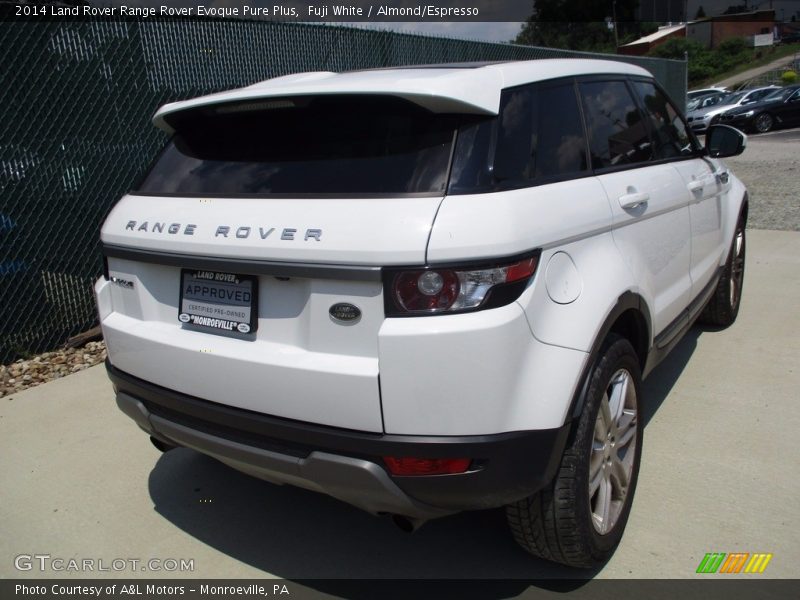 Fuji White / Almond/Espresso 2014 Land Rover Range Rover Evoque Pure Plus