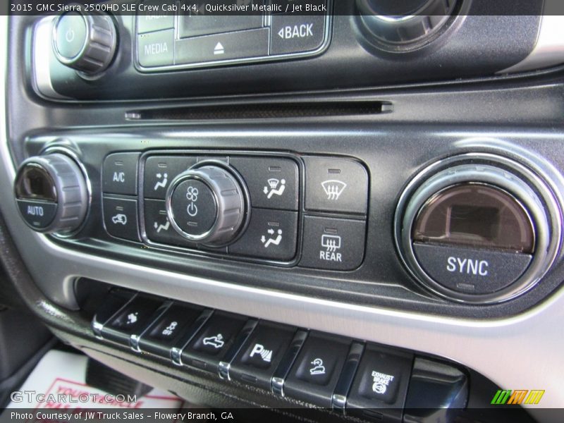 Quicksilver Metallic / Jet Black 2015 GMC Sierra 2500HD SLE Crew Cab 4x4