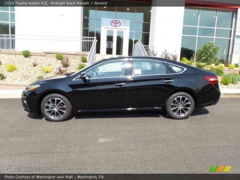 Midnight Black Metallic / Almond 2018 Toyota Avalon XLE