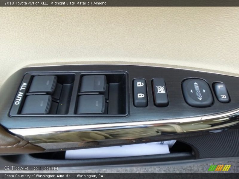 Midnight Black Metallic / Almond 2018 Toyota Avalon XLE