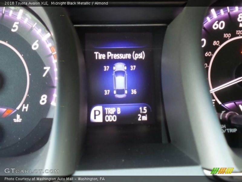 Midnight Black Metallic / Almond 2018 Toyota Avalon XLE