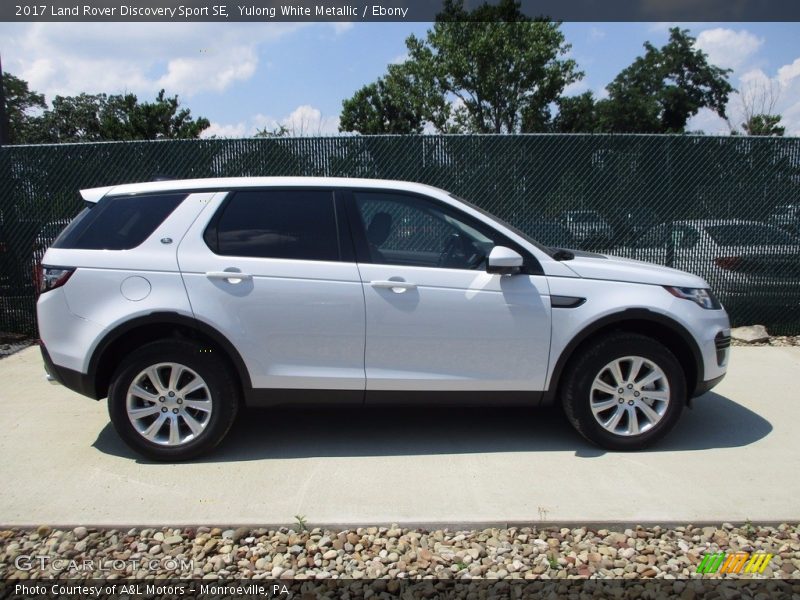 Yulong White Metallic / Ebony 2017 Land Rover Discovery Sport SE