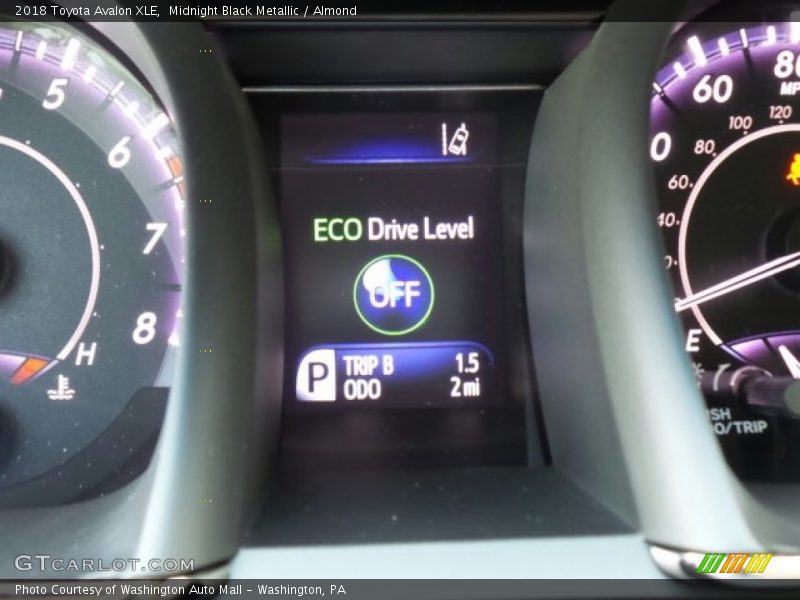 Midnight Black Metallic / Almond 2018 Toyota Avalon XLE