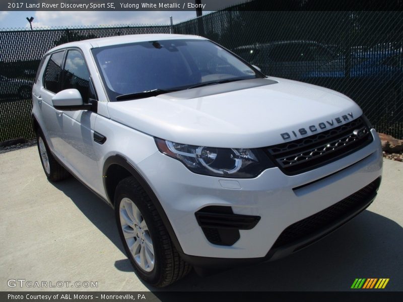 Yulong White Metallic / Ebony 2017 Land Rover Discovery Sport SE