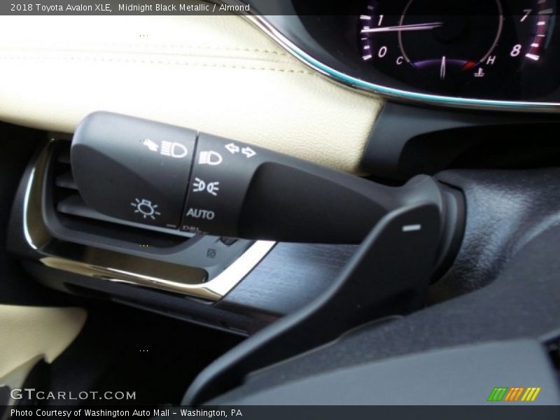 Controls of 2018 Avalon XLE