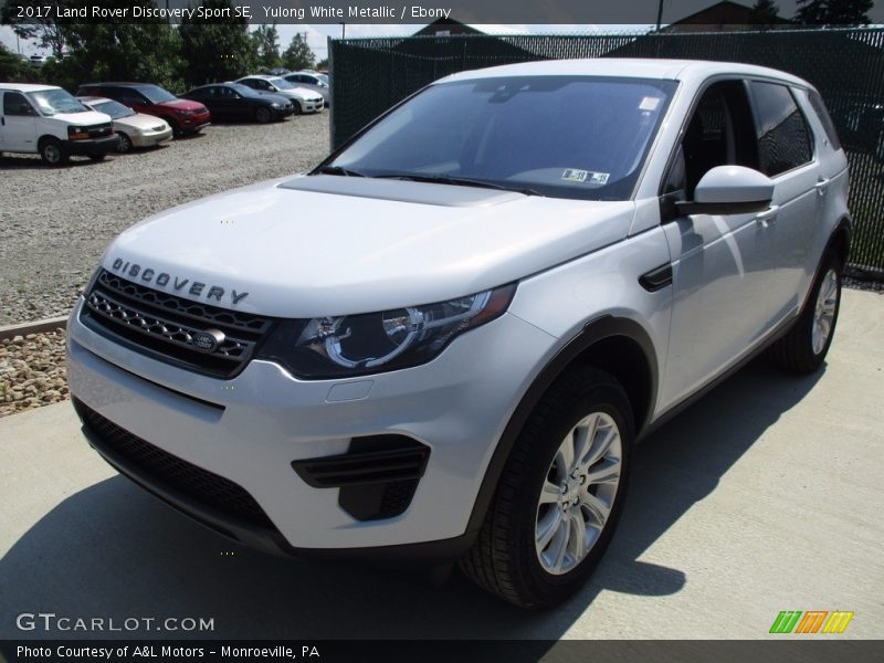 Yulong White Metallic / Ebony 2017 Land Rover Discovery Sport SE