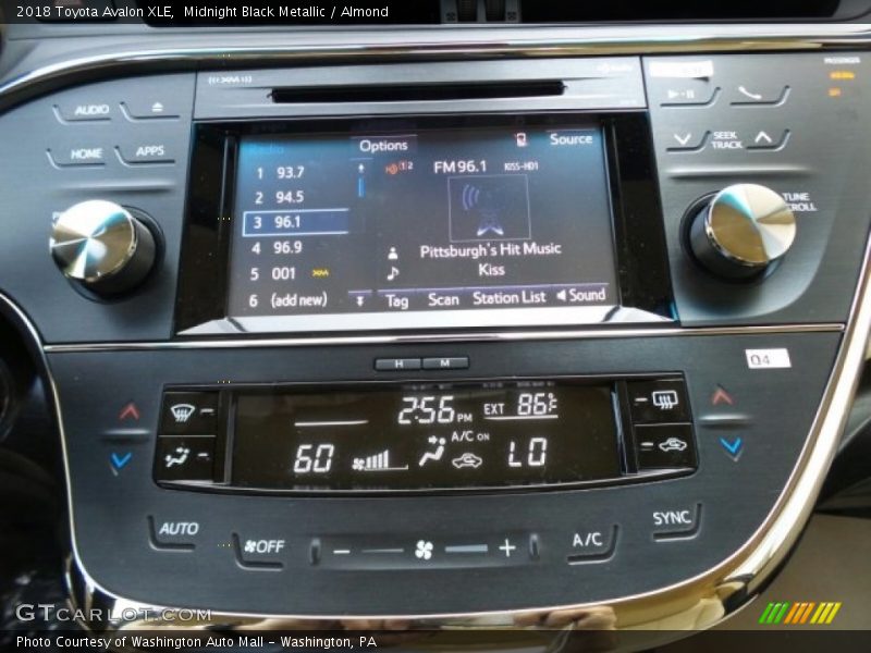 Controls of 2018 Avalon XLE