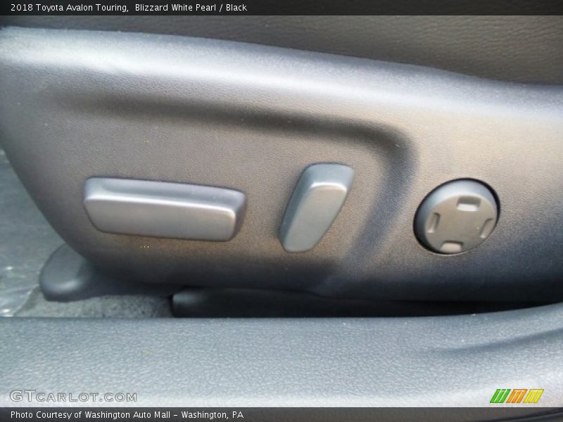 Blizzard White Pearl / Black 2018 Toyota Avalon Touring