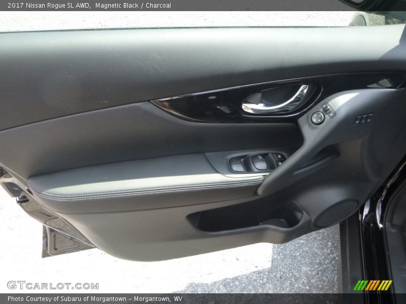 Magnetic Black / Charcoal 2017 Nissan Rogue SL AWD