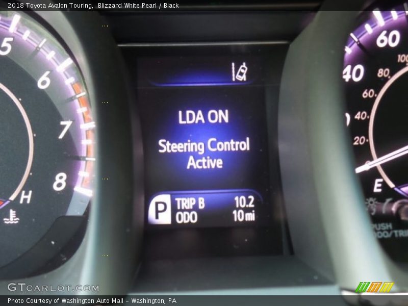 Blizzard White Pearl / Black 2018 Toyota Avalon Touring