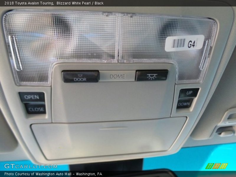 Blizzard White Pearl / Black 2018 Toyota Avalon Touring