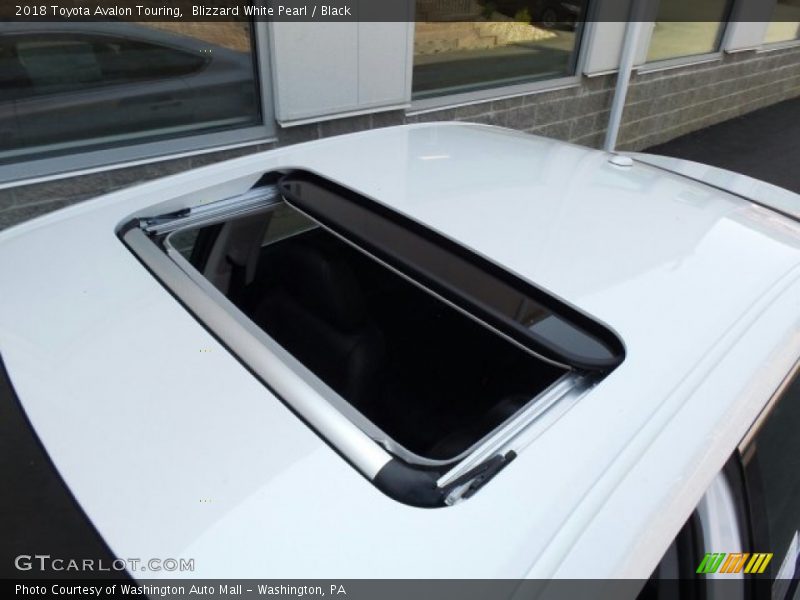 Sunroof of 2018 Avalon Touring