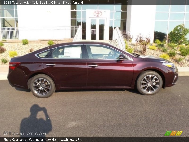 Sizzling Crimson Mica / Almond 2018 Toyota Avalon XLE