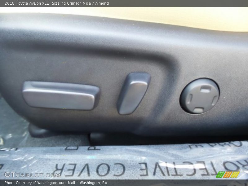 Sizzling Crimson Mica / Almond 2018 Toyota Avalon XLE