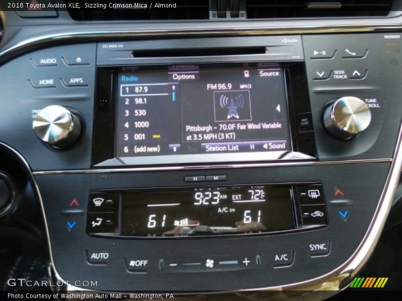 Sizzling Crimson Mica / Almond 2018 Toyota Avalon XLE