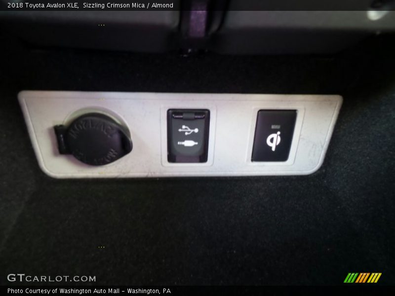 Sizzling Crimson Mica / Almond 2018 Toyota Avalon XLE