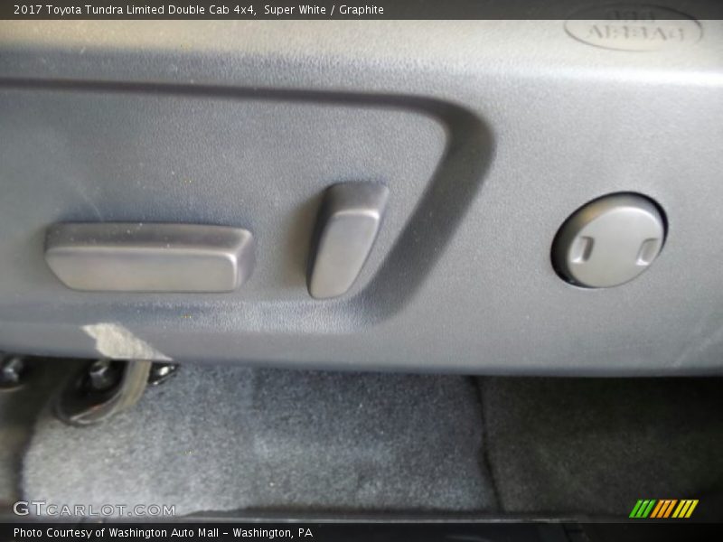 Super White / Graphite 2017 Toyota Tundra Limited Double Cab 4x4