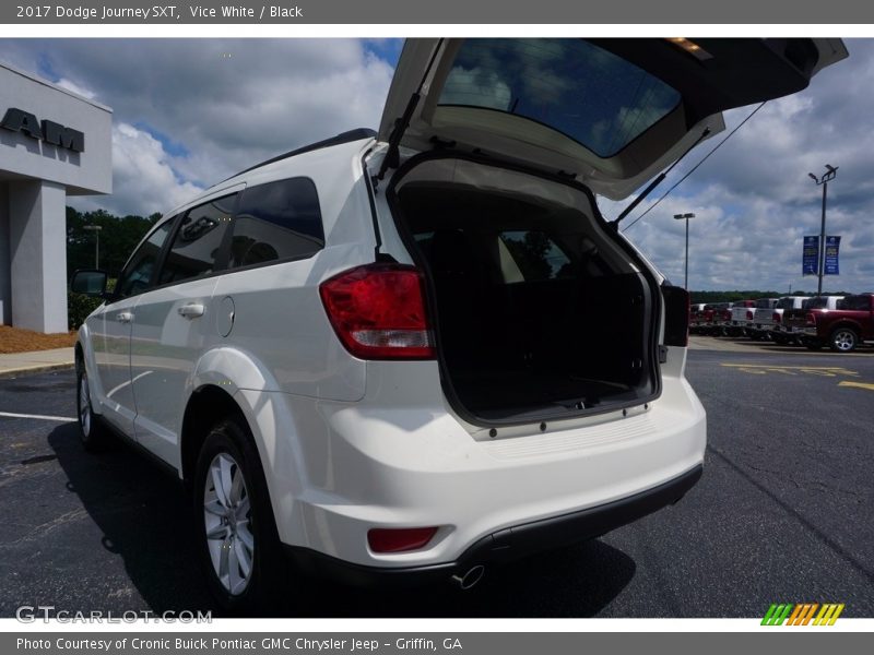 Vice White / Black 2017 Dodge Journey SXT