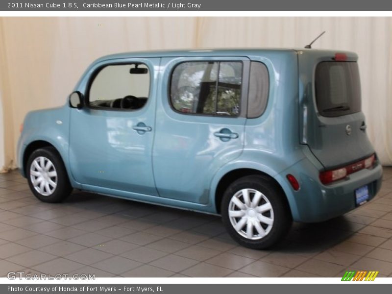 Caribbean Blue Pearl Metallic / Light Gray 2011 Nissan Cube 1.8 S