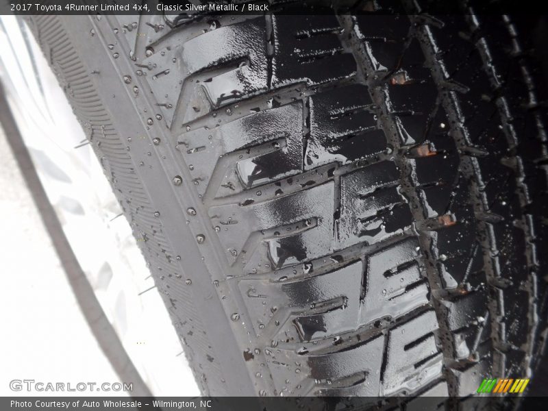 Classic Silver Metallic / Black 2017 Toyota 4Runner Limited 4x4