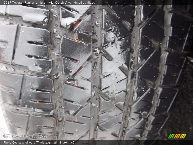 Classic Silver Metallic / Black 2017 Toyota 4Runner Limited 4x4