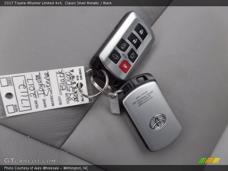 Classic Silver Metallic / Black 2017 Toyota 4Runner Limited 4x4