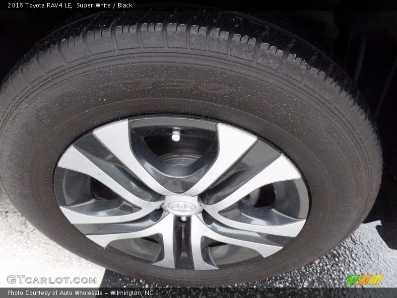 Super White / Black 2016 Toyota RAV4 LE