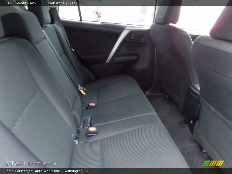 Super White / Black 2016 Toyota RAV4 LE