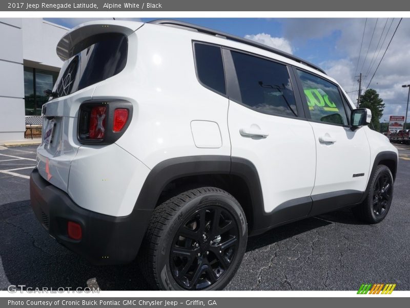 Alpine White / Black 2017 Jeep Renegade Latitude