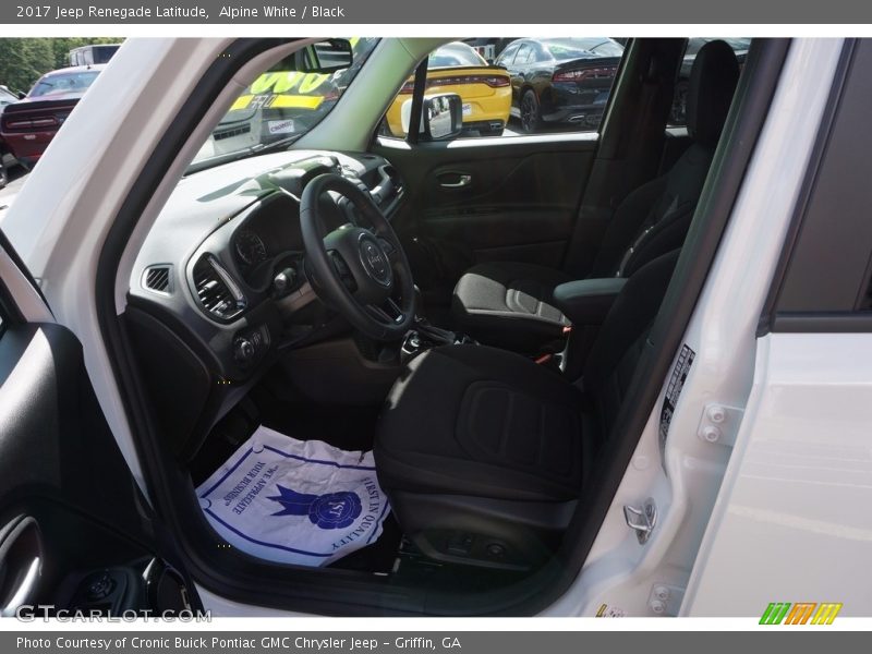 Alpine White / Black 2017 Jeep Renegade Latitude