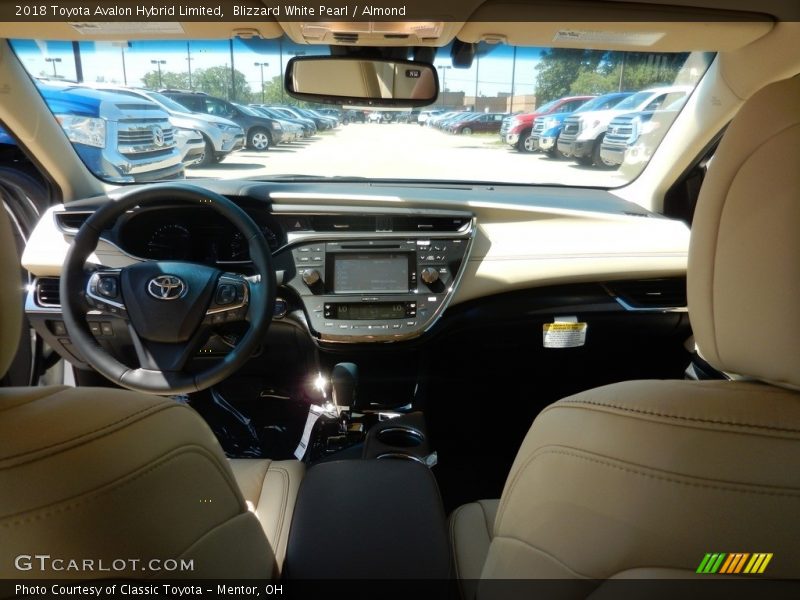 Blizzard White Pearl / Almond 2018 Toyota Avalon Hybrid Limited