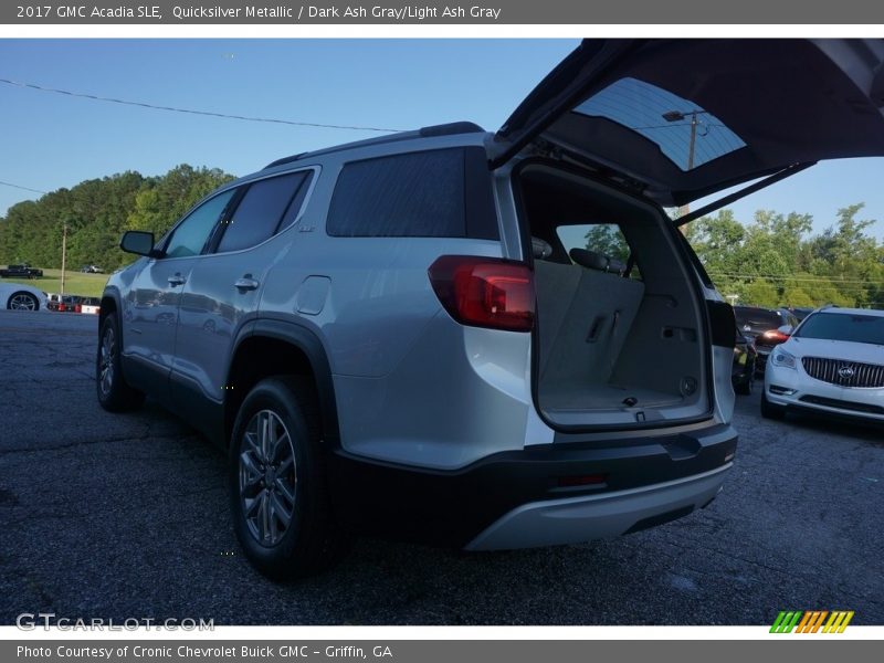 Quicksilver Metallic / Dark Ash Gray/Light Ash Gray 2017 GMC Acadia SLE
